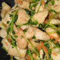 yumi-t's cooksnap of when they made 鶏むね肉と豆苗の塩炒め☆にんにく風味.