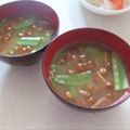きらり流れ星's cooksnap of when they made 秋のみそ汁　サヤエンドウとナメコのみそ汁.