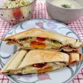 在宅勤務のおじさん's cooksnap of when they made 簡単朝食！ベーコンエッグホットサンド.