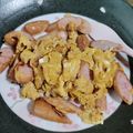 まゆみきママ's cooksnap of when they made ✿ウインナーと卵のオイスターソース炒め✿.