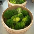 もう２２才's cooksnap of when they made 濃くて美味しい！ブロッコリーの蒸篭蒸し.