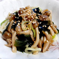 ☆★あんず姫★☆'s cooksnap of when they made ☆ワカメとキノコの炒め物☆.