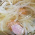 ハニイとムサシ's cooksnap of when they made 玉ねぎとウインナーのコンソメスープ.