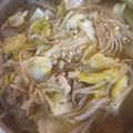 ★♪happy♪★'s cooksnap of when they made 豚キャベもやしのニンニクバター鍋.