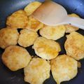 ハチ8コロ8's cooksnap of when they made 簡単玉葱だけ★タレも美味しい大きなお焼き.