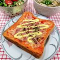 在宅勤務のおじさん's cooksnap of when they made 朝食ランチトーストに♪おうちピザトースト.