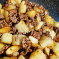 ちぅちぅぽにょ's cooksnap of when they made 揚げじゃがいものそぼろ煮.