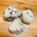 海理ママ's cooksnap of when they made 塩昆布と枝豆さんおにぎり.