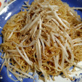 大魔女's cooksnap of when they made 簡単おつまみ！もやし焼きそば.