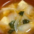 ヒヨコマメ☆'s cooksnap of when they made 玉ねぎとわかめのお味噌汁.