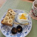 ビートルズ食堂's cooksnap of when they made ほんわか♪蜂蜜クリチバナナトースト.
