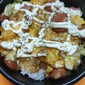 azuki1963's cooksnap of when they made 朝食に★超簡単★卵チーズウィンナー丼.