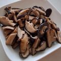 ヨシヨッシー's cooksnap of when they made 椎茸のガーリックバター醤油炒め.