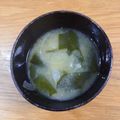 クック3N0VKO☆'s cooksnap of when they made ワカメと玉ねぎの味噌汁.