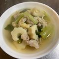 のえもゆ's cooksnap of when they made 小松菜と油揚げと豚コマとちくわぶのスープ.