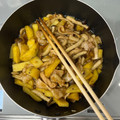 ヤギオとヤギコ's cooksnap of when they made 豚肉とさつまいもと舞茸の甘辛炒め.