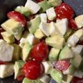 りおーず's cooksnap of when they made トマトとアボカドとモッツァレラのサラダ.