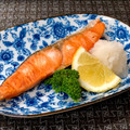 お料理ニャロメ's cooksnap of when they made 甘塩鮭に大根おろしとレモンを添えて☆.