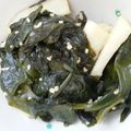 マダムユキ's cooksnap of when they made 長いもとワカメの炒めもの.