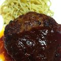 なかぁゃ's cooksnap of when they made 食堂版「煮込みハンバーグスパ」.