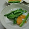 カンプール's cooksnap of when they made ☆アスパラとスナップエンドウの温玉添え☆.