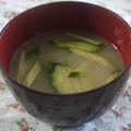スタイリッシュママ's cooksnap of when they made 意外とおいしい！きゅうりの味噌汁.