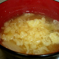 あっちゃんさまさま's cooksnap of when they made ✿玉ねぎと揚げ玉のお味噌汁✿.