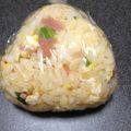 ４番目's cooksnap of when they made 電子レンジで卵炒飯(おにぎり)お弁当.