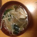 ラブにゃんこ's cooksnap of when they made キノコともやしの具沢山中華スープ.
