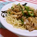 赤い電話's cooksnap of when they made 青椒肉絲やきそば.