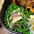 YUKIKI☆'s cooksnap of when they made 簡単 シンプル 豆苗とベーコン炒め.