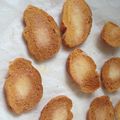 ☆にじ☆'s cooksnap of when they made ロールパン使用♪甘~いハニーラスク.