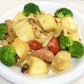 よつぽん's cooksnap of when they made はんぺんとしめじの卵炒め.
