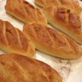 ひとりぐらしキッチン's cooksnap of when they made 普通のバゲット(HB1次発酵まで使用).