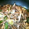 栗＊千's cooksnap of when they made 牛肉とこんにゃくとまいたけのネギ炒め～♪.