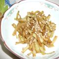 モモコのパン工場's cooksnap of when they made ☆５分・３材☆うどの皮のきんぴら.