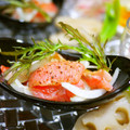 putimiko's cooksnap of when they made 新玉ねぎとスモークサーモンの和え物.