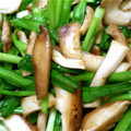 kumachan2007's cooksnap of when they made あともう一品の副菜に♪ニラの柚子胡椒炒め.