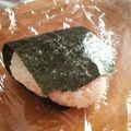 サーフブレイド's cooksnap of when they made 鮭マヨ醤油おにぎり.