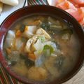 ルロワ・モワ's cooksnap of when they made 春野菜と油揚げの具沢山味噌汁.