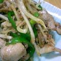 ぽんぷー's cooksnap of when they made ご飯が進む★豚ピーおかか梅しょうゆ炒め.