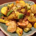 izoom's cooksnap of when they made 簡単☆エビ•アボカド•ベーコンの炒めもの.