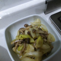 かぴーな's cooksnap of when they made しめじと長ねぎの柚子こしょう炒め.