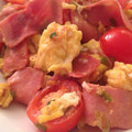LalaNY's cooksnap of when they made トマトと卵とハムでちゃちゃっと炒め♪.