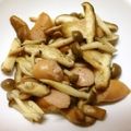 ハムッチョ's cooksnap of when they made キノコとウインナーのバジル炒め.