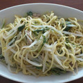 まりっぺ♪プーさん's cooksnap of when they made 水菜ともやしの塩焼きそば.