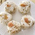 ヌーシ's cooksnap of when they made 梅・大葉・鮭・ごま・黒胡椒の五色おにぎり.