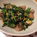 ジョンのお母ちゃん's cooksnap of when they made おさかなソーセージとニラと舞茸の炒めもの.