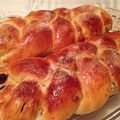 lindina's cooksnap of when they made 三つ編みレーズンパン☆ツオップフ.