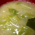 イナバニ〜's cooksnap of when they made レタスと大根としめじの味噌汁.